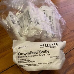 8 CustomFeed Breastmilk Storage Bottles with Cap